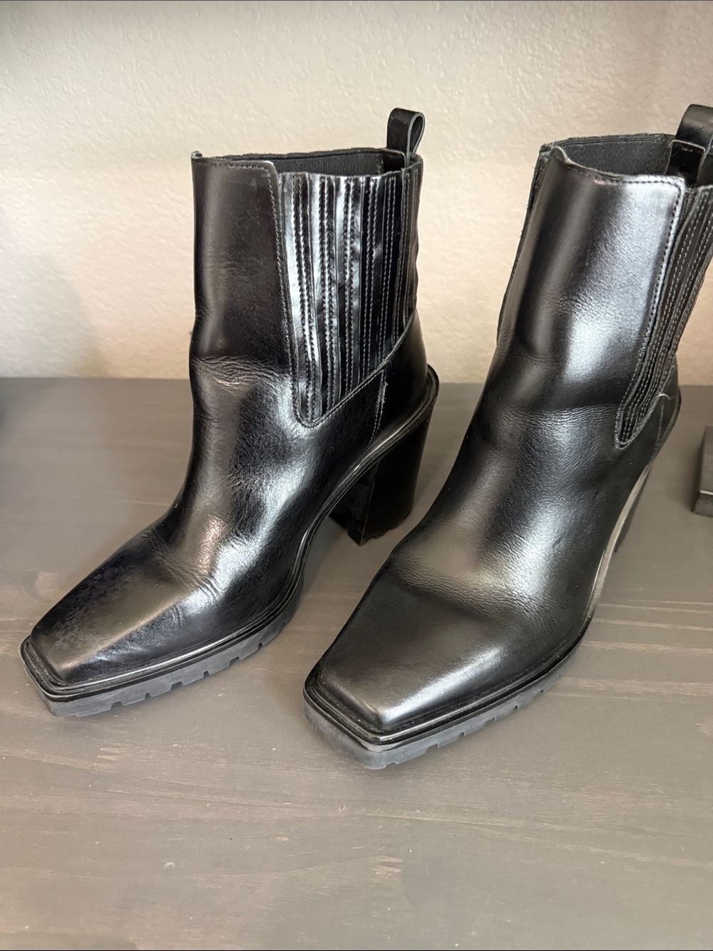 Vince Camuto Black Leather Block Heel Chelsea Booties size 8